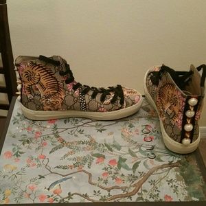 Authentic Gucci Sneakers ( Women )